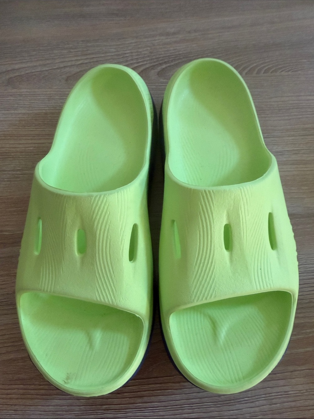 Hoka Neon Lime and Black Slip-On Foam Sandals Y5, brand new